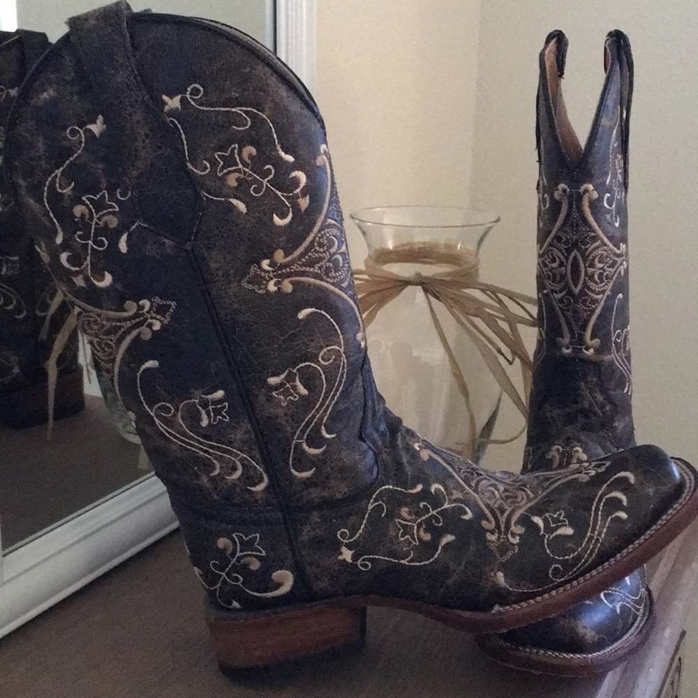 Circle G 🤠 Embroidered Boots